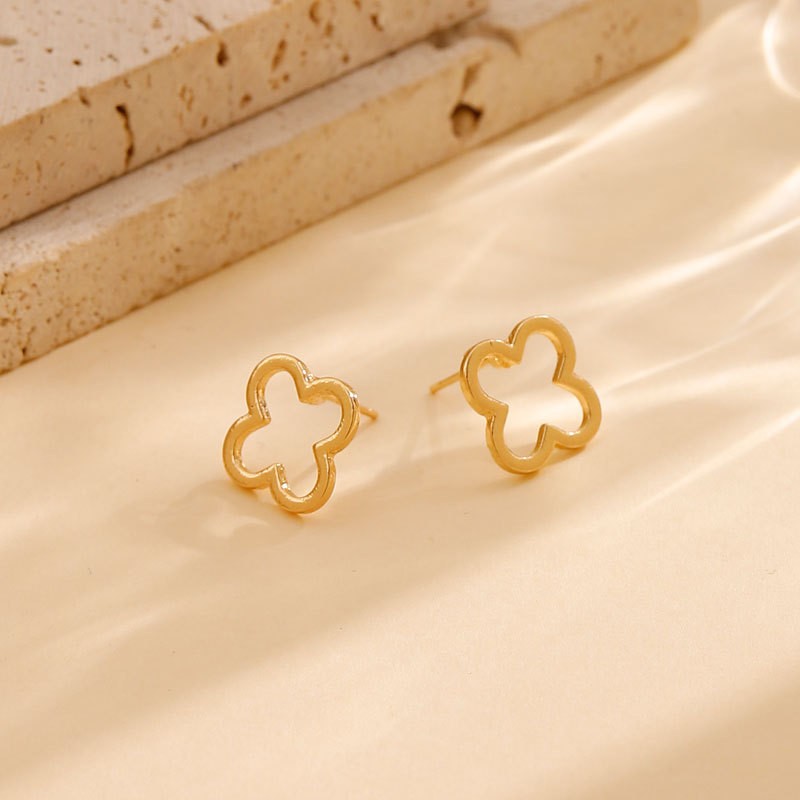 18K Stainless Steel Tarnish Free Waterproof Clover | 40E398