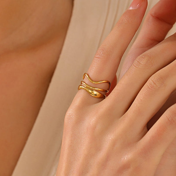 18K STAINLESS STEEL TARNISH FREE ABSTRACT RING | 40R106