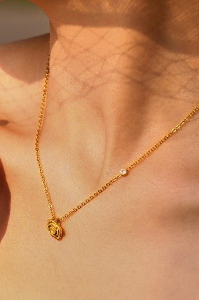 18K STAINLESS STEEL TARNISH FREE FLOWER NECKLACE | 40NK9545