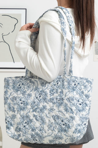 Organic Blue Floral Quilted Tote Bag | 40P573