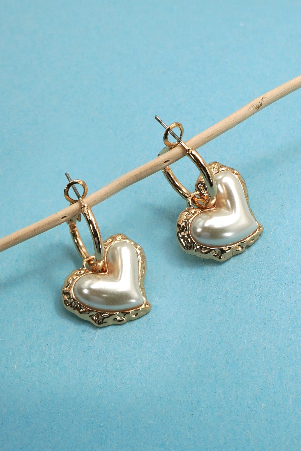 PEARL PUFFY HEART GOLD EDGE DROP EARRINGS | 80E61154