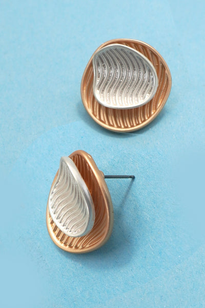 TWO TONE LAYERED WAVE ROUND STUD EARRINGS | 80E61204