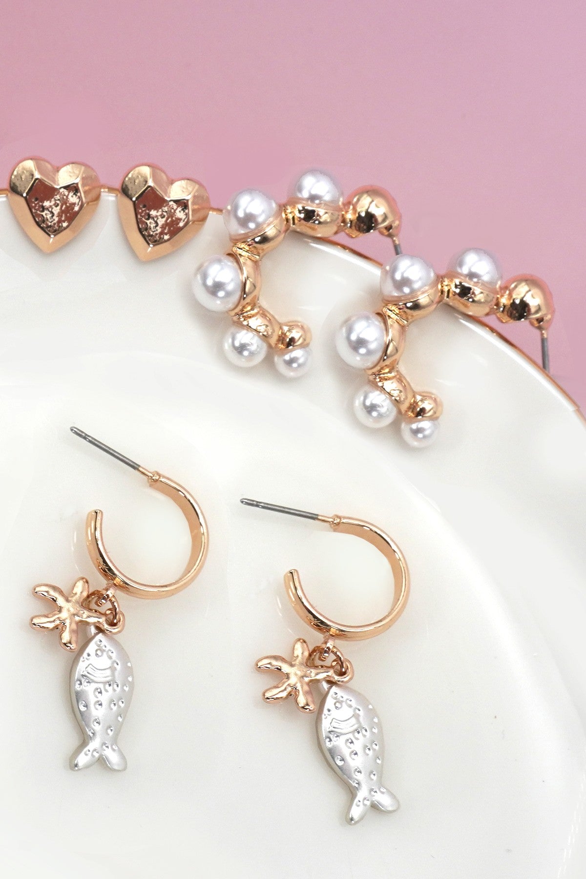 HEART FISH PEARL TRIO HUGGIE HOOP EARRINGS | 80E61401