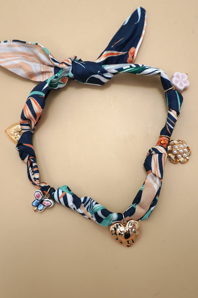 SCARF CHARM NECKLACE-HEART FLOWER CERAMIC FLORAL | 80N92320