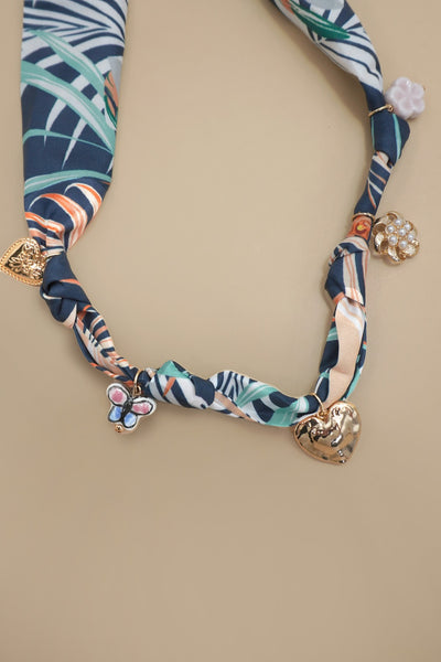SCARF CHARM NECKLACE-HEART FLOWER CERAMIC FLORAL | 80N92320