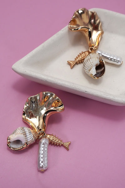 FANNED SHELLFISH CONCH PEARL DROP EARRINGS | 80E61253