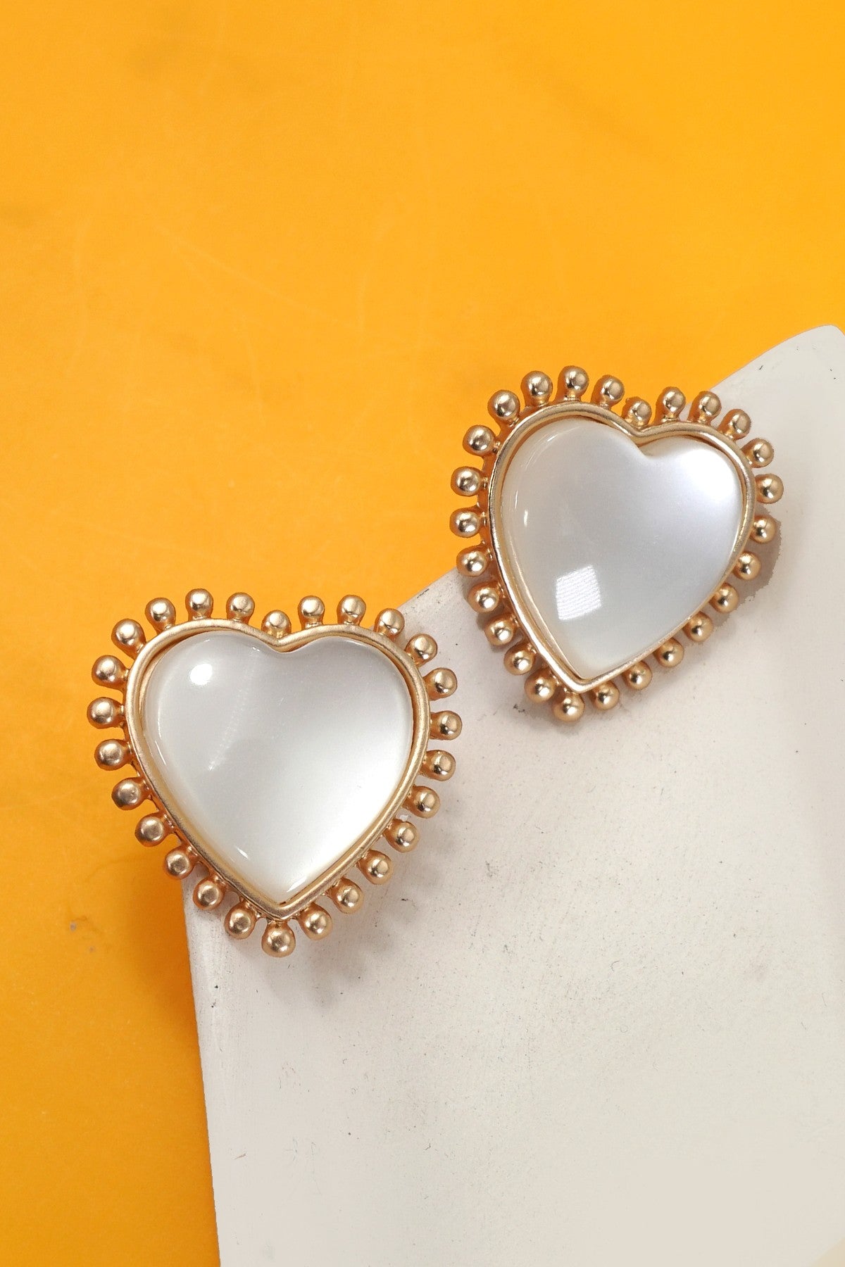 CATEYE HEART STUD EARRINGS | 80E61252