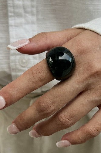 ADJUTABLE WHITE ENAMELGOLD FLORAL STATMENT RING | 40R133