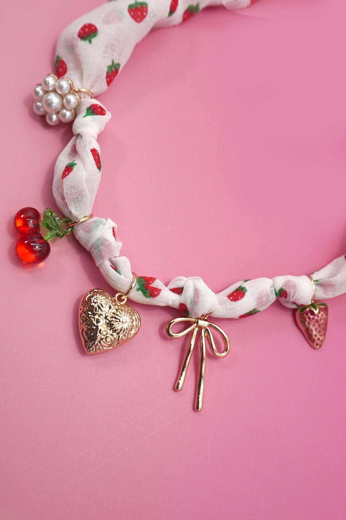 SCARF CHARM NECKLACE-HEART STRAWBERRY CHERRY | 80N92388