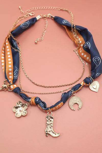 SCARF CHARM NECKLACE-BOOT FLOWER HEART BULL | 80N92394