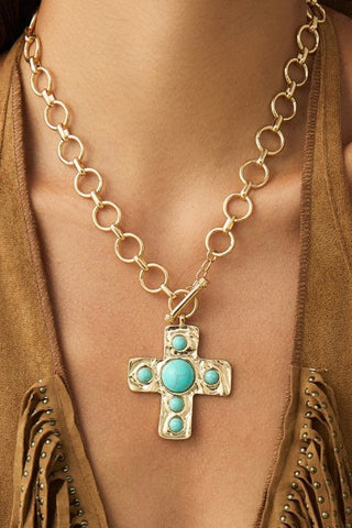 NOTABLE HAMMERED CROSS FRONT TOGGLE NECKLACE | 40NK9600