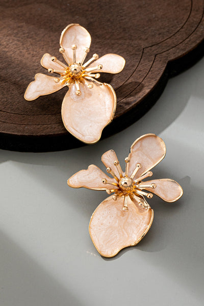 BOLD STATEMENT EPOXY FLOWER GOLD STUD EARRINGS | 80E61390