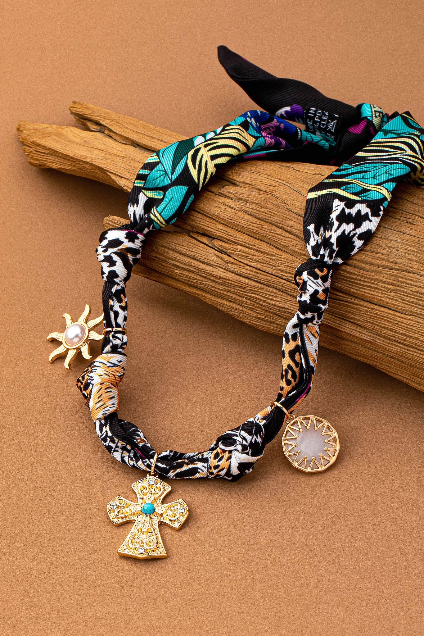 HANDMADE ANIMAL DESIGN SCARF NECKLACE - CROSS SUN | 80N92494
