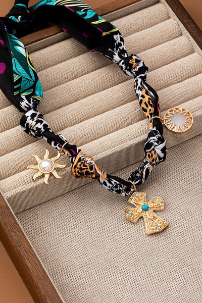 HANDMADE ANIMAL DESIGN SCARF NECKLACE - CROSS SUN | 80N92494