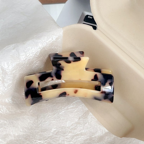 JUMBO ANIMAL TORT PRINT HAIR CLAW CLIPS | 40H1017