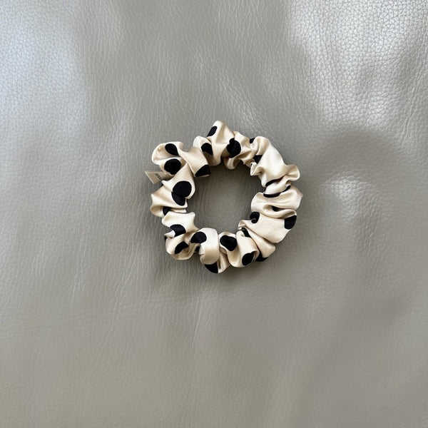 POLKA DOT SCRUNCHIES SET OF 5 | 40S743