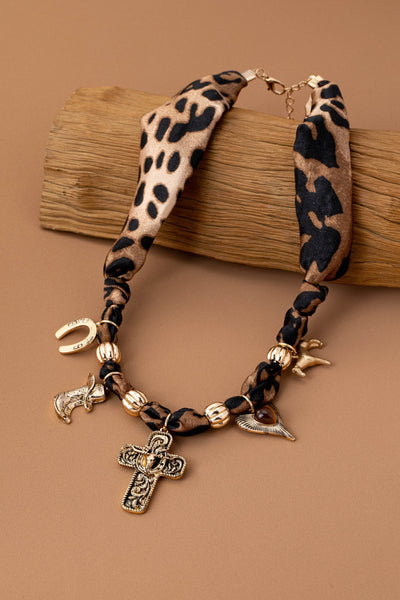 CHARM ANIMAL SCARF NECKLACE-WESTERN CROSS BOOT HAT | 80N92616