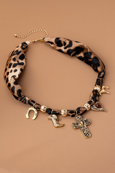 CHARM ANIMAL SCARF NECKLACE-WESTERN CROSS BOOT HAT | 80N92616