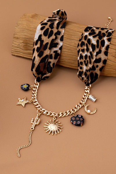 CHARM ANIMAL SCARF NECKLACE-WESTERN SUNBLAST STAR | 80N92617