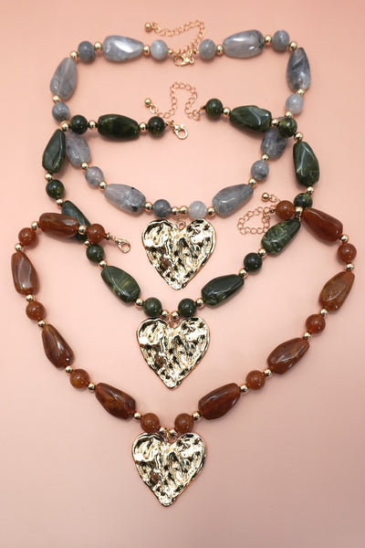 Hammered Heart Pendant Resin Beaded Necklaces | 40NK9662