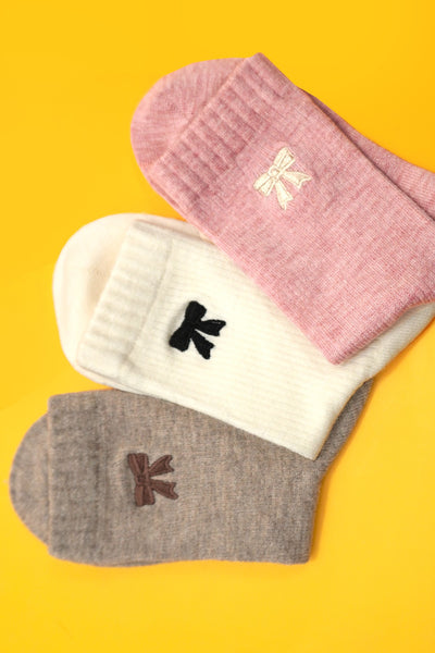 WOMAN RIBBED BOW KNOT SOCKS | 40S02077