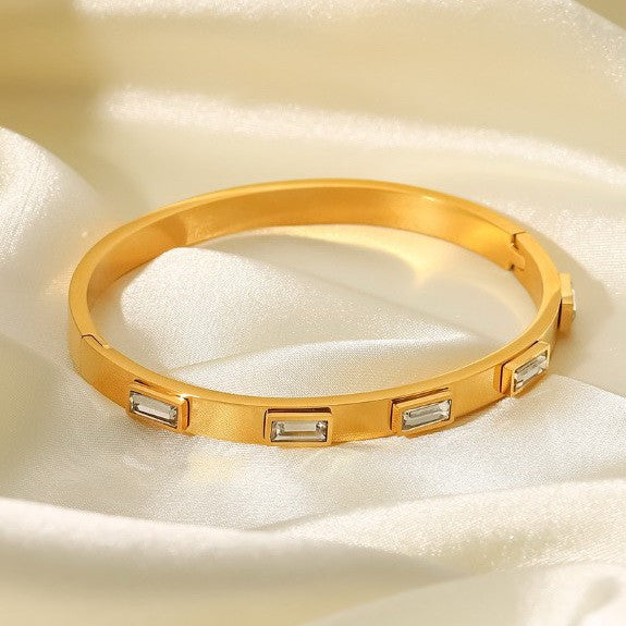 18K NON-TARNISH WATERPROOF STAINLESS STEEL BANGLE | 40B5240