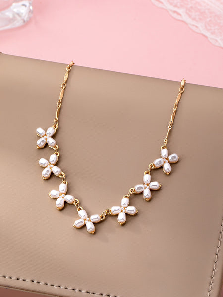 Charm Necklace-Delicate Pearl Flower | 80N92821