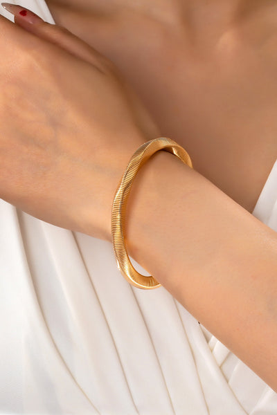 Gold-Tone Flexible Omega Chain Bangle | 80B1688