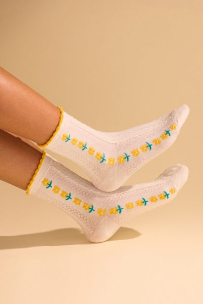 Woman Embroidered Texture Crew Sock | 40S02085