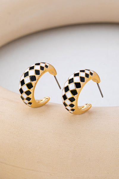Checkered Enamel Hoop Earring | 80E62213