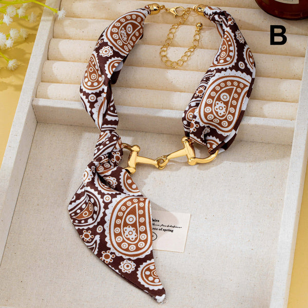 Horsebit Buckle Silk Felt Scarf Choker Necklace | 80N93838