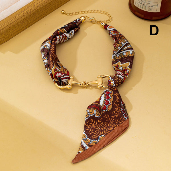 Horsebit Buckle Silk Felt Scarf Choker Necklace | 80N93838