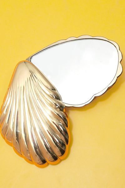 HIGH-SHINE SCALLOP SHELL COMPACT MIRROR | 40M104