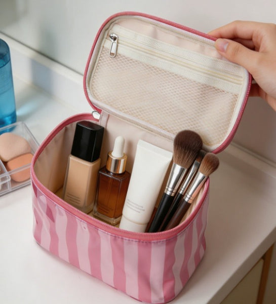 Striped Vinyl Cosmetic Makeup Travel Pouch Bags | 40P637