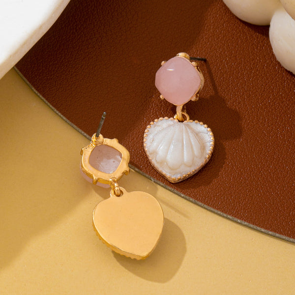Coquette Seashell Embossed Heart Dangle Earrings | 80E62964