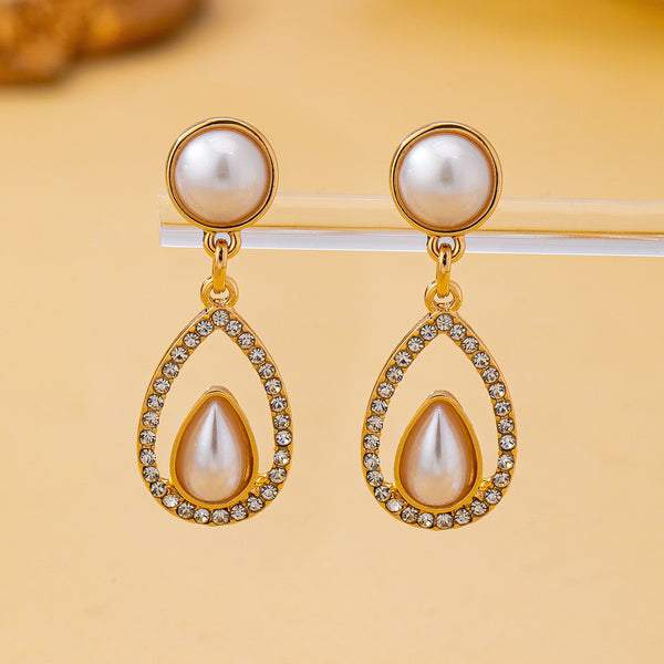 Pearl and Rhinestone Teardrop Drop Earrings | 80E62979