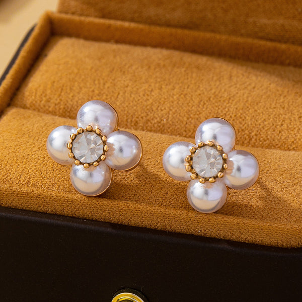 Pearl Flower Crystal Stud Earrings | 80E63058