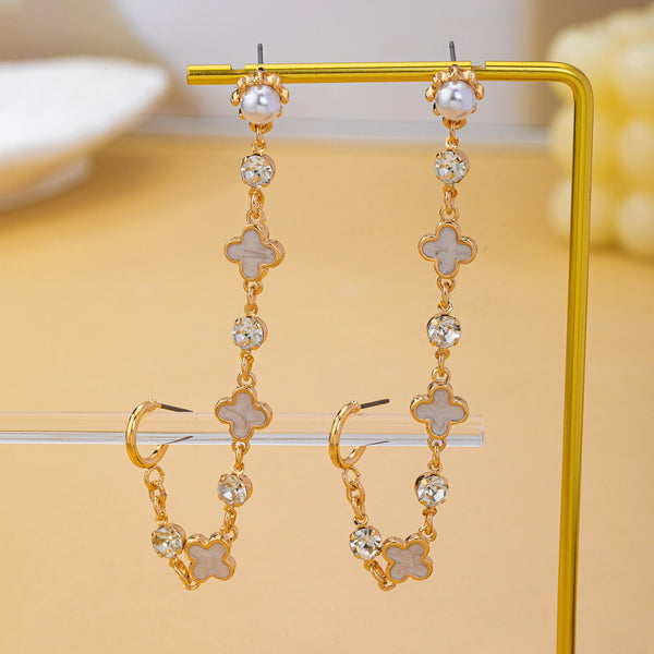 Mother of Pearl Clover Double Piercing Earrings | 80E63018
