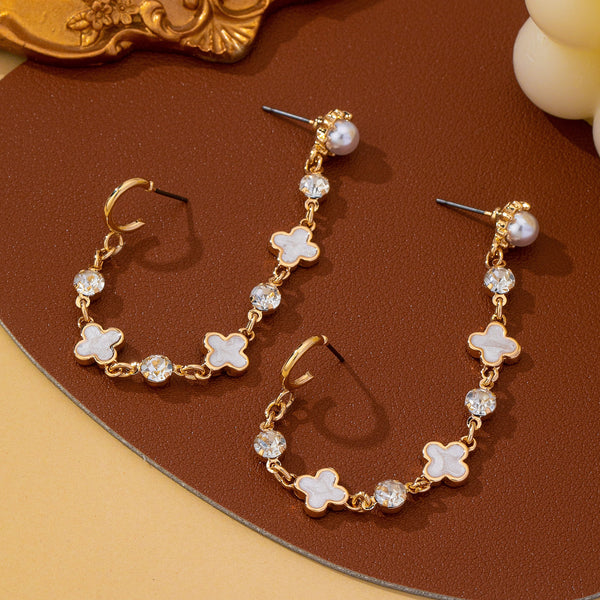 Mother of Pearl Clover Double Piercing Earrings | 80E63018