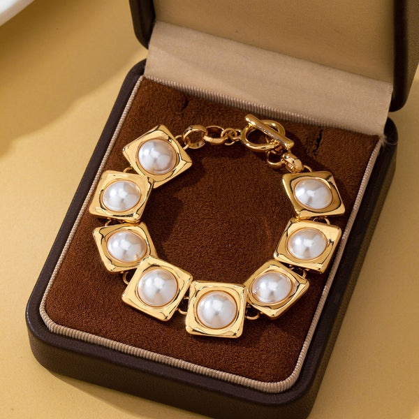 Pearl Square Link Statement Bracelet | 80B1904