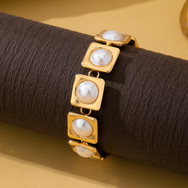 Pearl Square Link Statement Bracelet | 80B1904