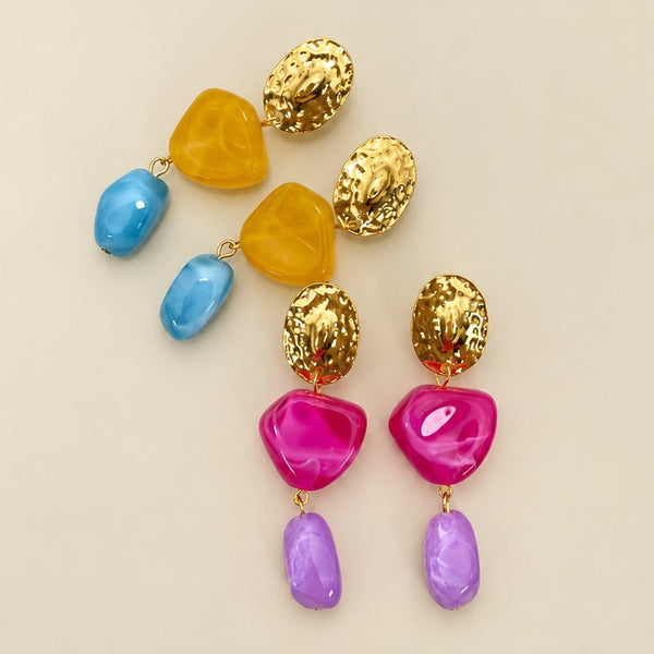Asymmetric Resin & Hammered Gold Drop Earrings | 40E559