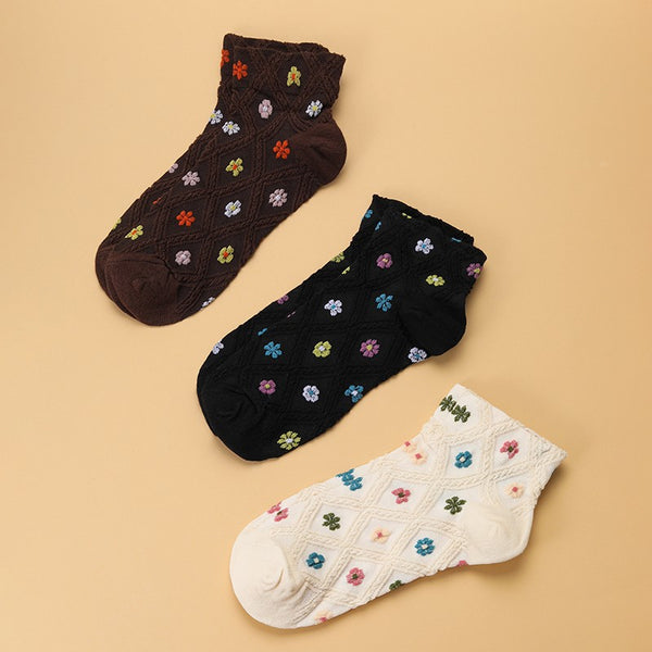 MULTI FLORAL EMBROIDERY TEXTURED ANKLE SOCKS | 40S02096