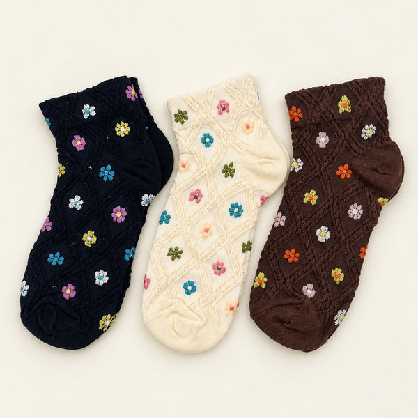 MULTI FLORAL EMBROIDERY TEXTURED ANKLE SOCKS | 40S02096