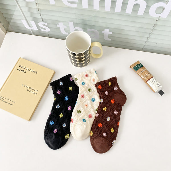 MULTI FLORAL EMBROIDERY TEXTURED ANKLE SOCKS | 40S02096