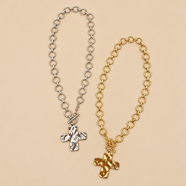 NOTABLE HAMMERED CROSS FRONT TOGGLE NECKLACE | 40NK9474