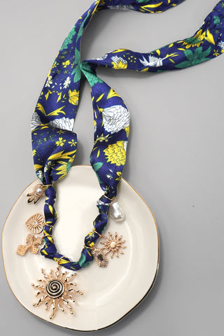 SCARF CHARM NECKLACE-FISH SUN PEARL HEART | 80N92321