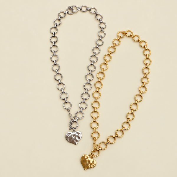 NOTABLE HAMMERED HEART FRONT TOGGLE NECKLACE | 40NK9476