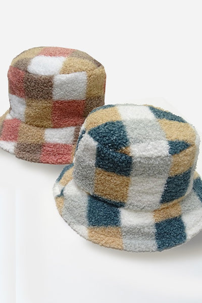 COLOR BLOCK PLUSH BUCKET HAT | 40HW308