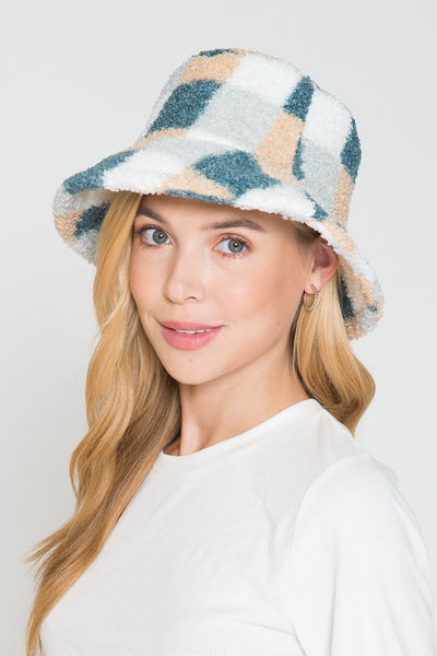 COLOR BLOCK PLUSH BUCKET HAT | 40HW308